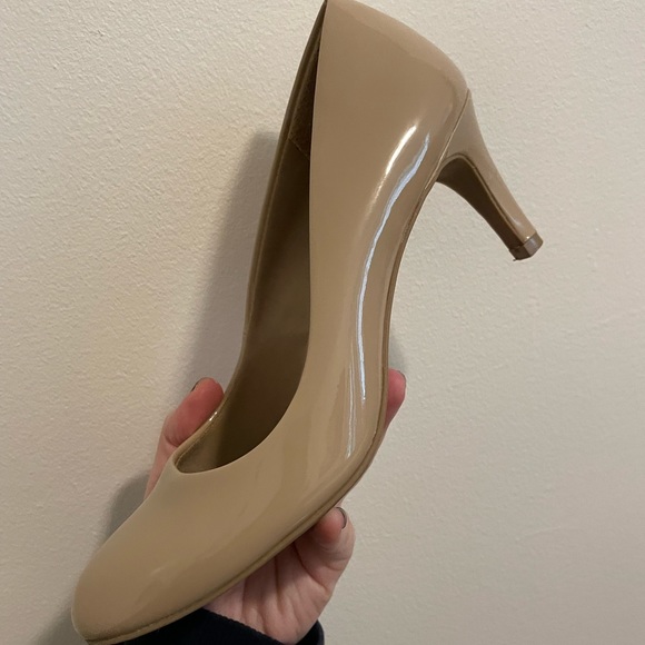 Nude Heels - Picture 5 of 7